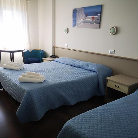 Hotel Marina 첼레리구레 객실 사진