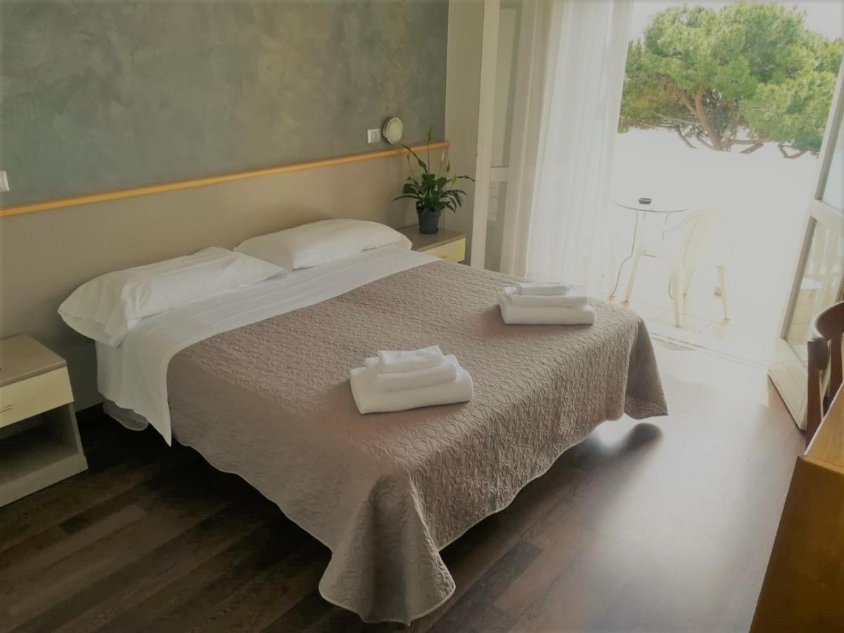 Hotel Marina 첼레리구레 외부 사진